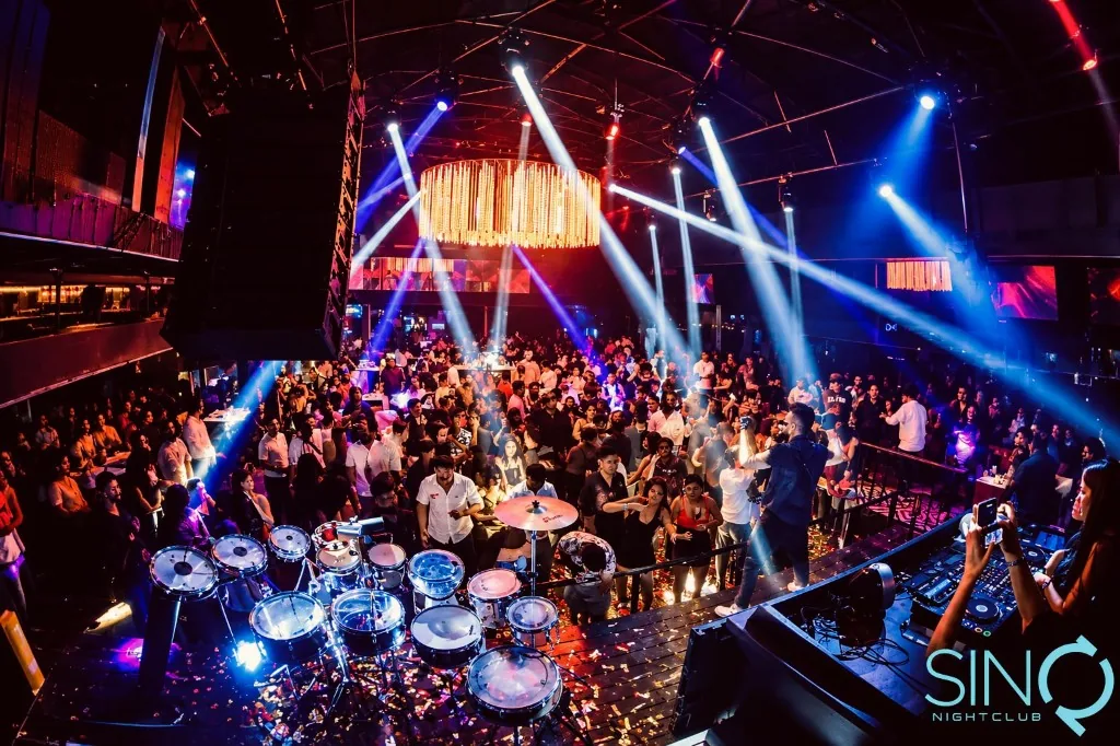 KKsonic percussion setup at Sinq Nightclub